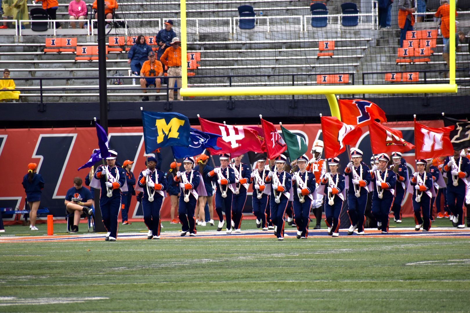 PHOTOS: Illinois warms up against Charlotte